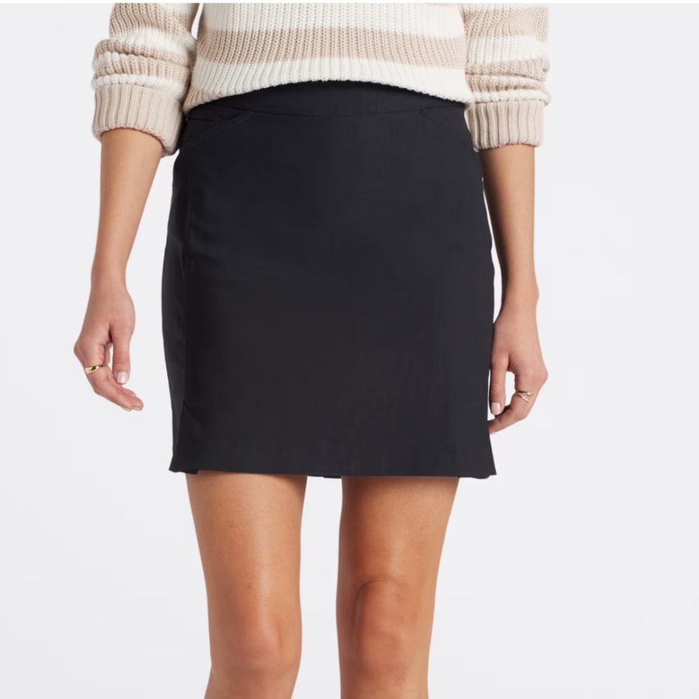 TRIBAL Remington Slit Pocket Skort - Size 8